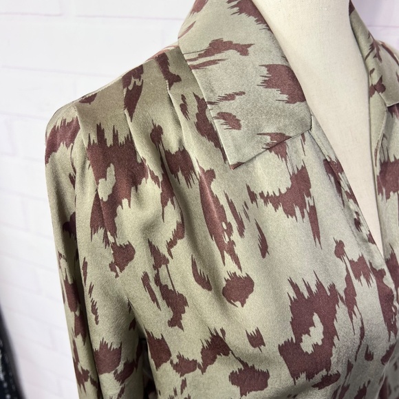 NWOT |•HEARTLOOM•| Brown Camo-like Print Wrap Draped Dress Size Small - Picture 9 of 16